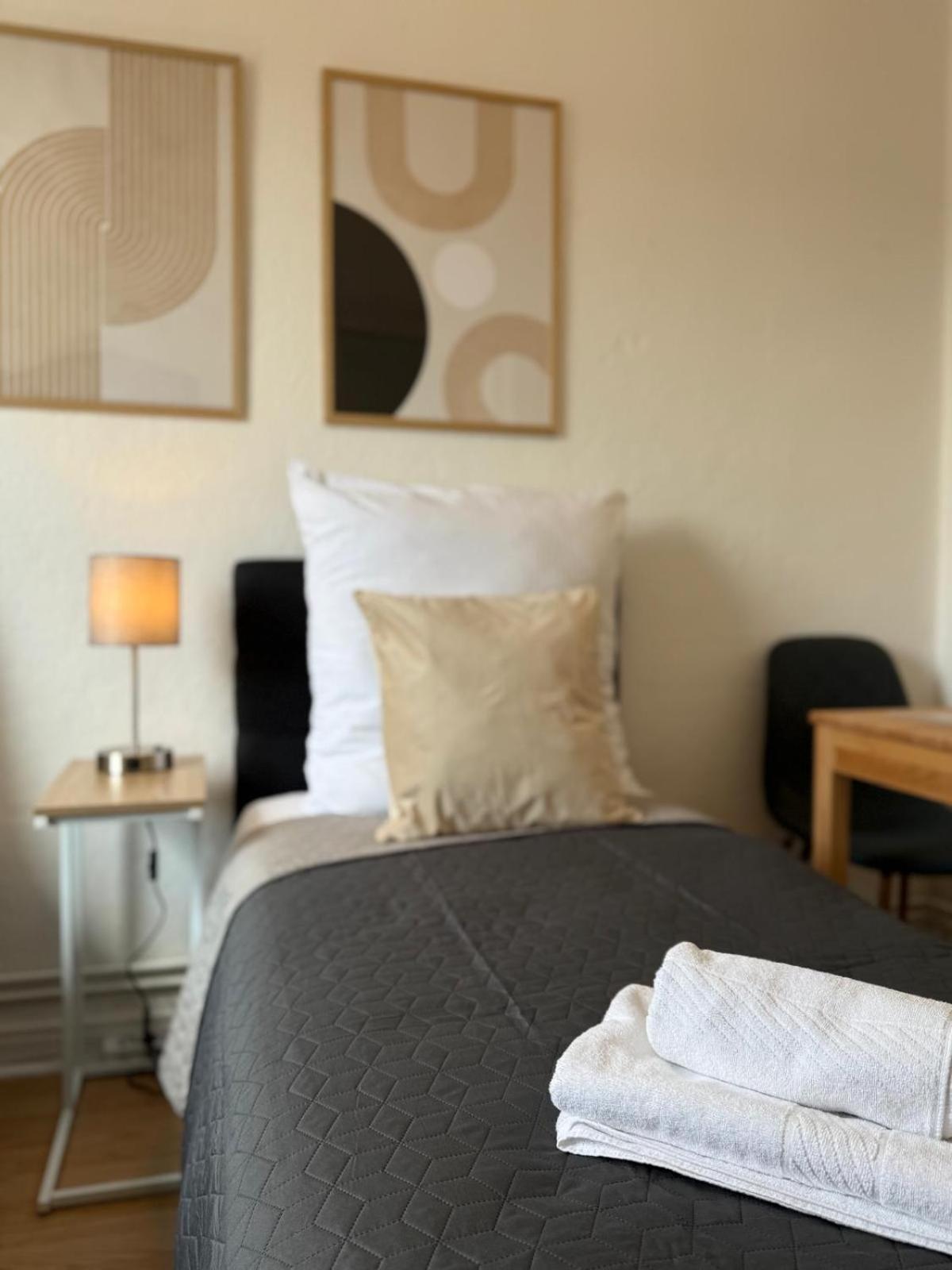 Tt Living Apartments Bonitas & Divinitas I 2 Schlafzimmer I Kueche I Vollbad I Waschmaschine Rellingen Esterno foto
