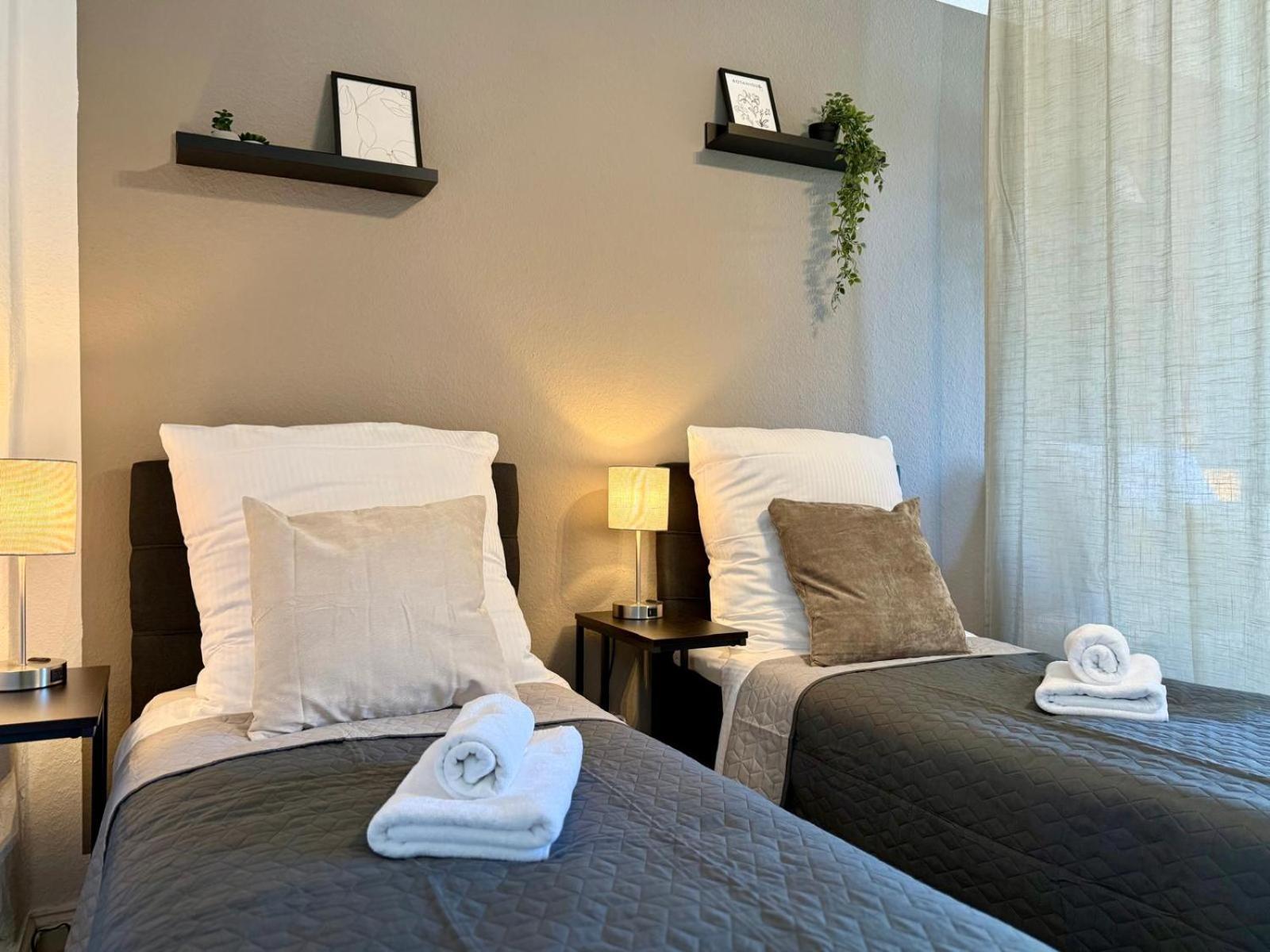 Tt Living Apartments Bonitas & Divinitas I 2 Schlafzimmer I Kueche I Vollbad I Waschmaschine Rellingen Esterno foto